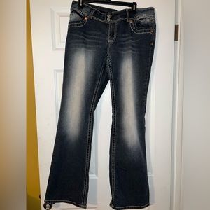 Juniors low rise dark wash jeans